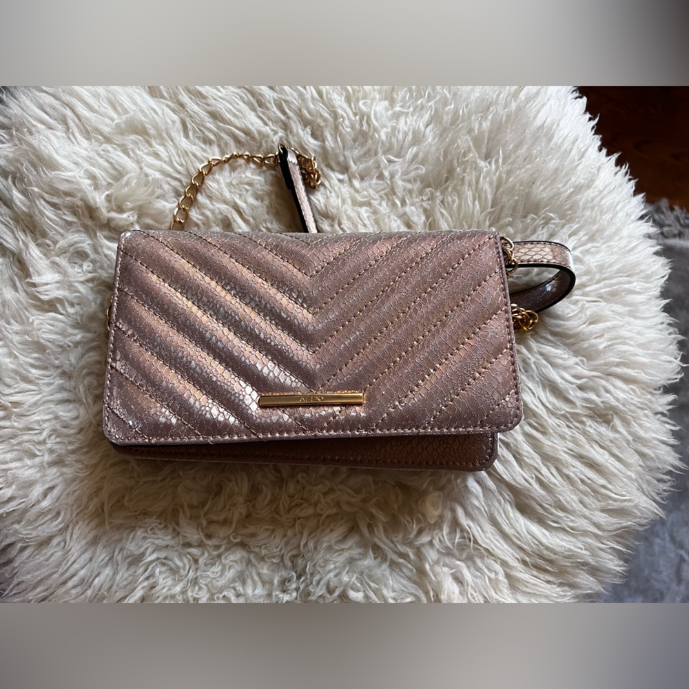 Brand: Aldo
Condition: new